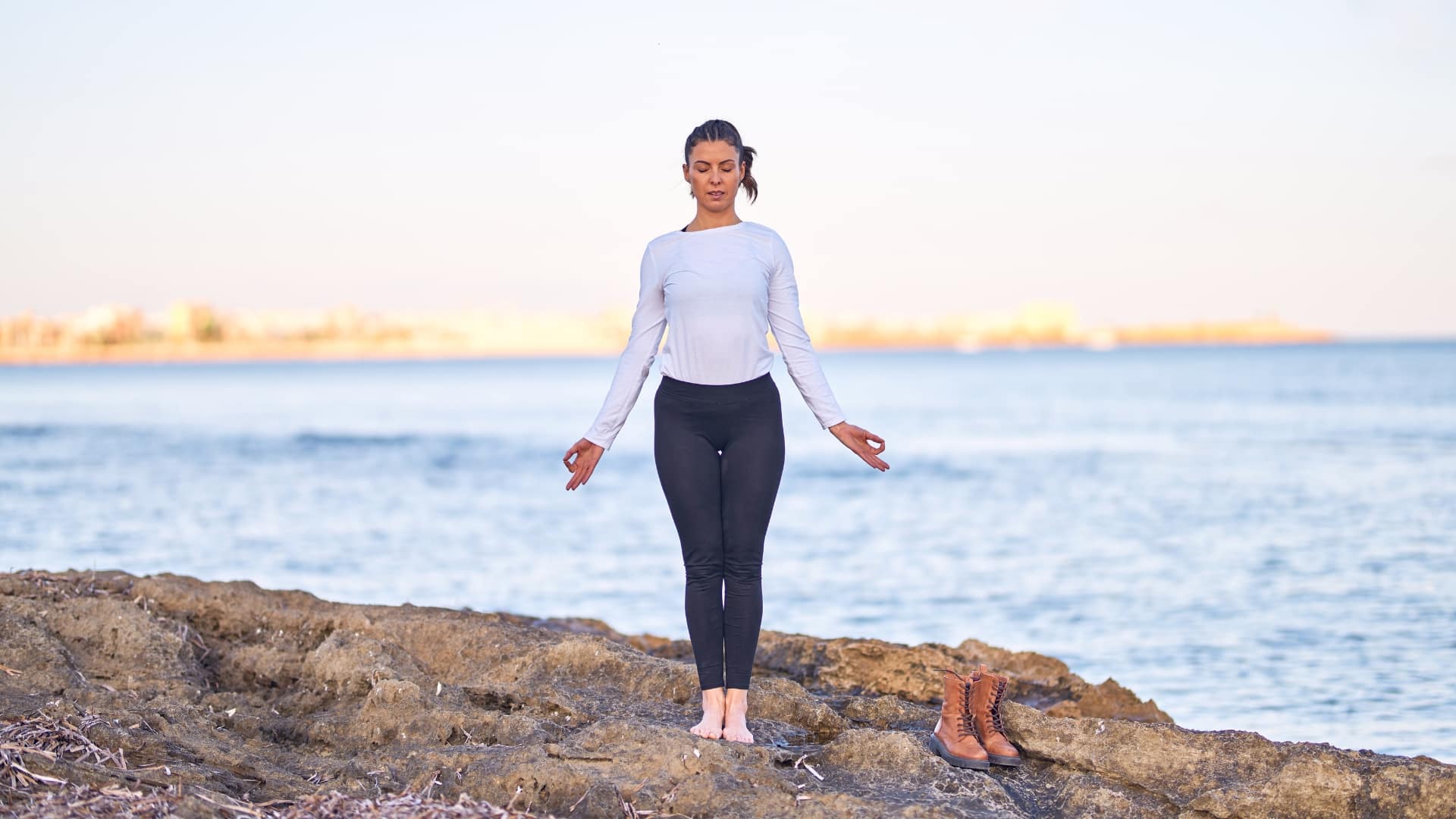 Sarah Beth Yoga - 1 LEG MOUNTAIN POSE: This pose is a... | Facebook