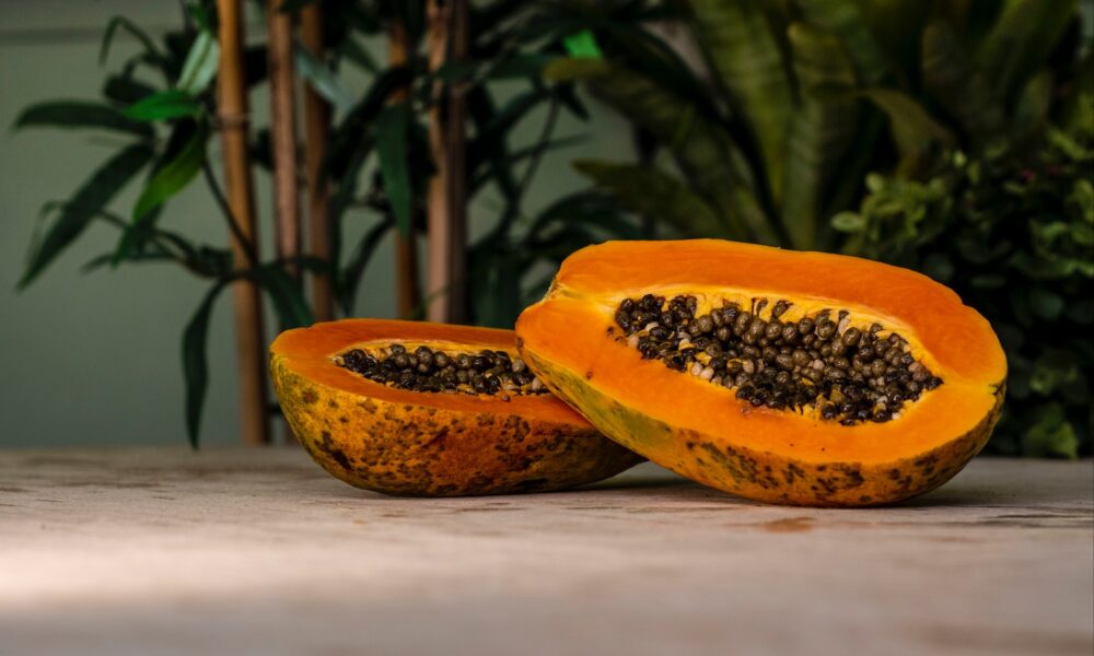 Simple DIY Papaya Face Mask for Dark Spots