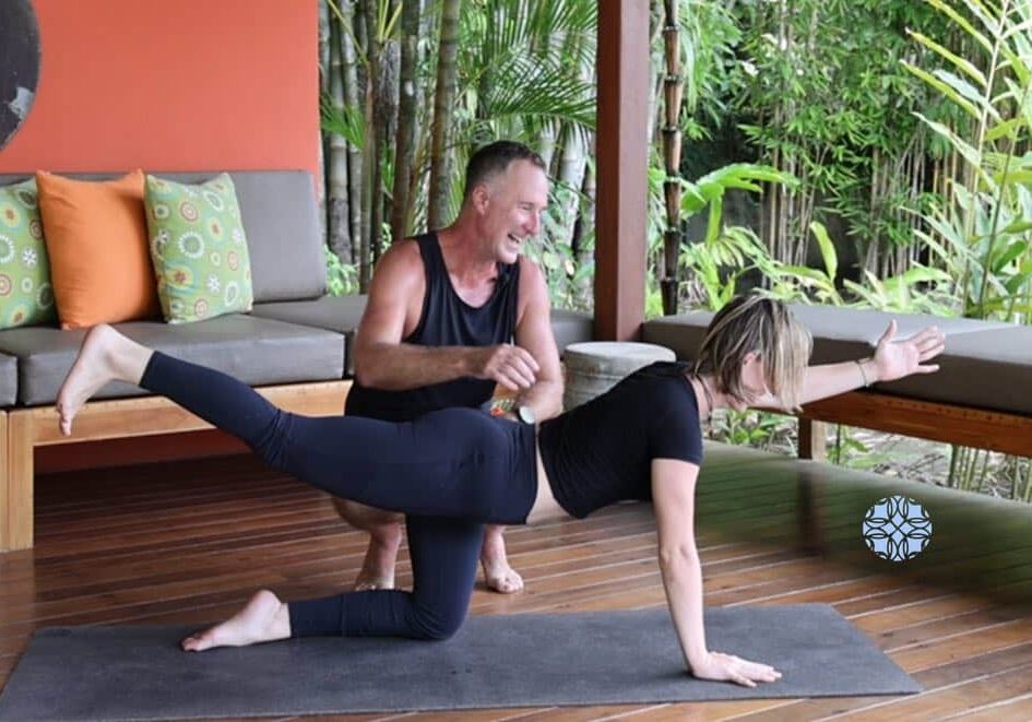 a Pain-free yoga retreat with yogi Aaron at Blue Osa